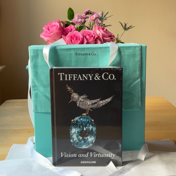 💎 TIFFANY & CO. VISION AND VIRTUOSITY BOOK 💎 NWT 💎 - Picture 2 of 16